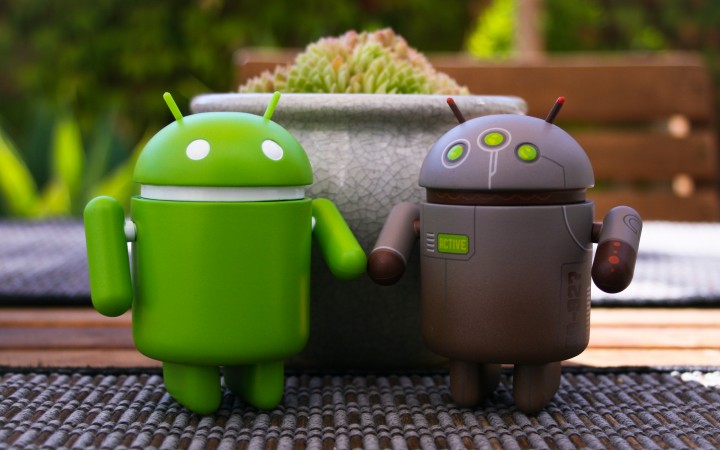 google-android-couple-desktop.jpg