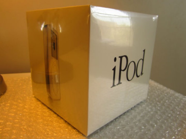 original-ipod-in-sealed-box-is-200k-on-ebay.jpg
