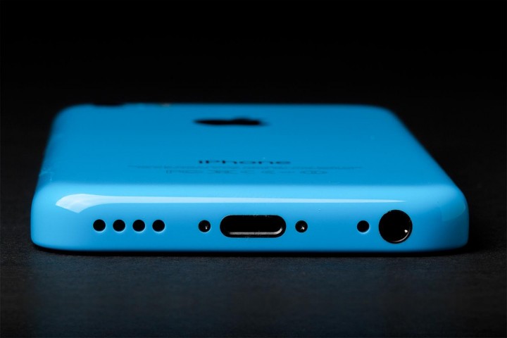 apple-iphone-5c-bottom-port-1500x1000.jp