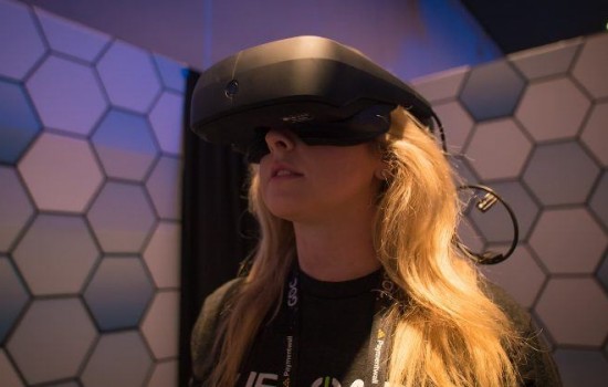 Новый дисплей Google и LG для VR-гарнитур имитирует реальный мир