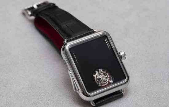 Клон Apple Watch за $350 000 даже не показывает время