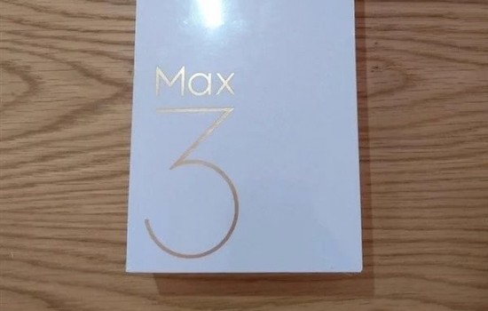 Фотографии коробки показали характеристики Xiaomi Mi Max 3