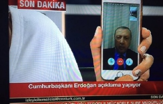 Турецкий президент использовал FaceTime для обращения к гражданам