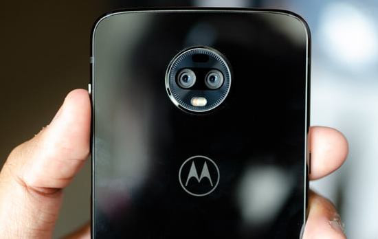 Motorola предлагает следить за теми, кто часто меняет смартфоны