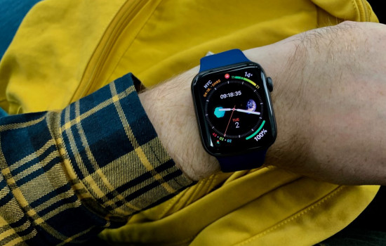 Apple Watch могут получить камеру на ремешке