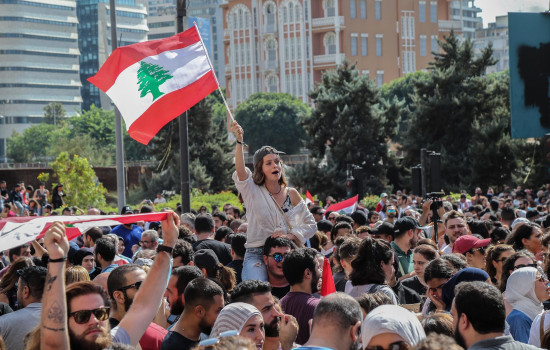 Налог на WhatsApp вызвал ожесточенные протесты в Ливане