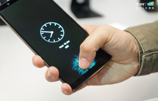 Vivo X20 Plus UD – первый смартфон с экранным сканером отпечатков пальцев