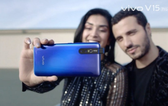 Vivo представил доступный смартфон с выдвижной камерой