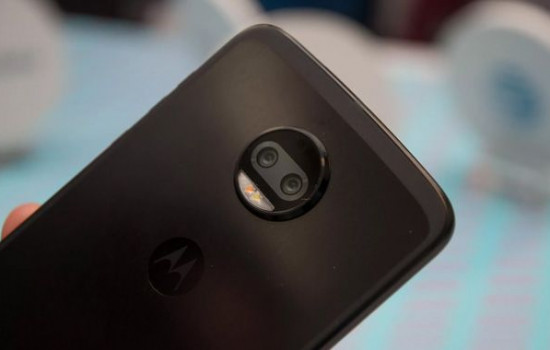 Moto Z3 станет первым 5G-смартфоном 