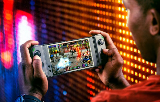 Razer Junglecat превратит Android-смартфон в портативную игровую консоль