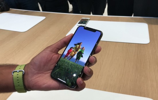 В 2018 году появятся три модели iPhone с безрамочным дисплеем