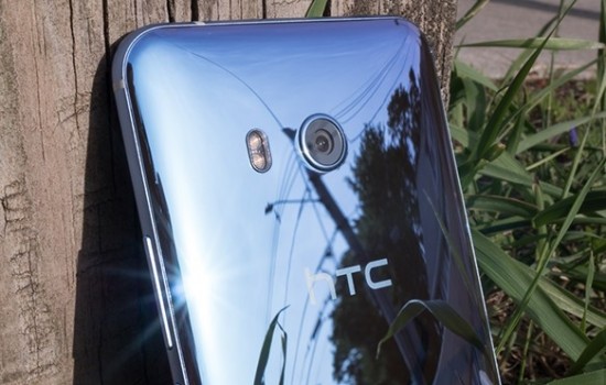 Google купил мобильный бизнес HTC