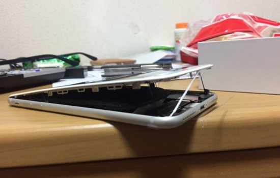 Apple расследует случаи раздувшихся батарей iPhone 8 Plus