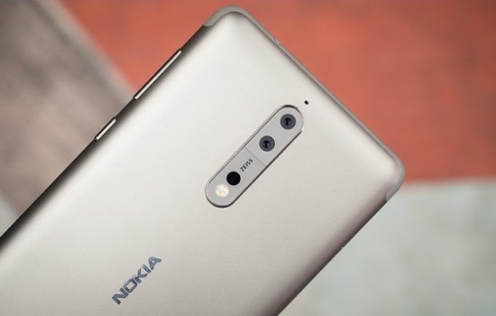 Безрамочный Nokia X6 с «челкой» будет представлен 27 апреля