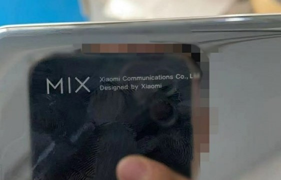 Новые снимки корпуса складного Xiaomi Mi Mix появились в Сети
