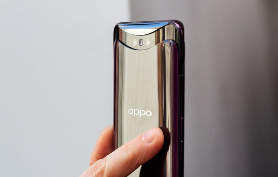Oppo анонсировал 10-кратный зум на смартфонах и сканер на весь экран