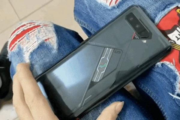 ASUS ROG Phone 5 получит дополнительный дисплей (видео)