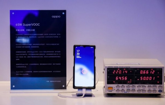 Новая быстрая зарядка Oppo заряжает смартфон за 32 минуты