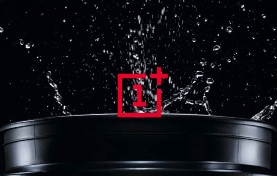 OnePlus 7 кинули в ведро с водой, но другим не советуют этого делать
