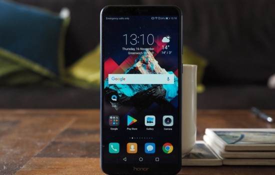 Huawei запускает бюджетный безрамочный смартфон Honor 7X 