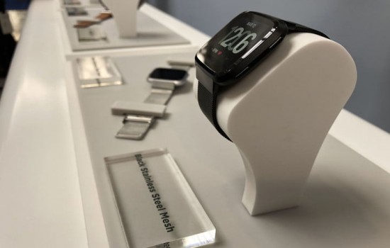 Fitbit Versa – новый конкурент Apple Watch 3