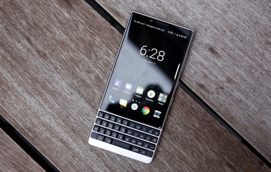 Анонсирован смартфон BlackBerry Key2 с улучшенной клавиатурой