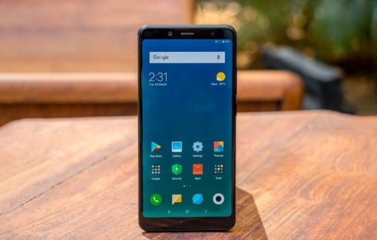 Xiaomi представил бюджетный селфи-смартфон Xiaomi Redmi S2