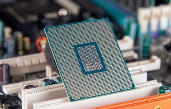 Процессоры Intel 8-го поколения оказались быстрее, чем ожидалось