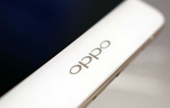 Oppo разрабатывает смартфон со складываемым верхом