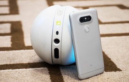 Стартовали продажи LG Rolling Bot - необычного аксессуара для смартфона 