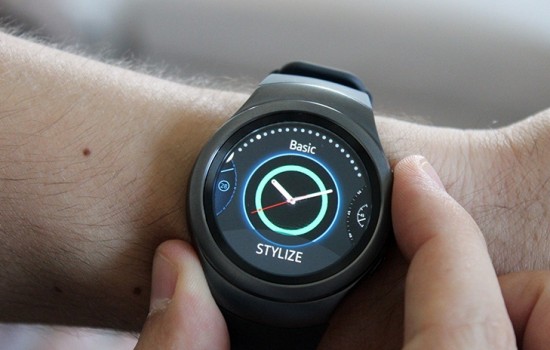 Samsung готовит гибридные смарт-часы Gear Sport