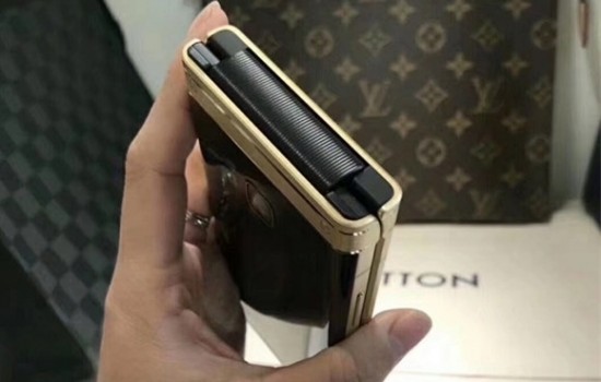 Раскладной смартфон Samsung с двумя дисплеями появился на видео