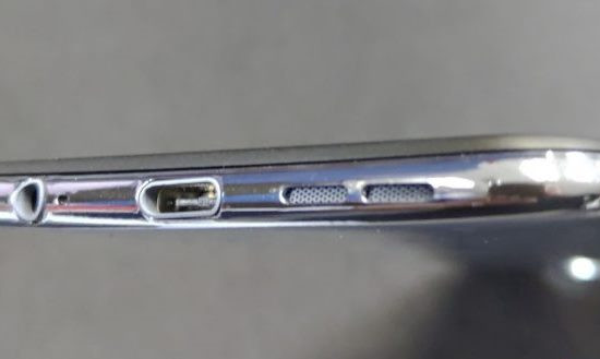 Asus разработал смартфон с необычной «минибровью»  