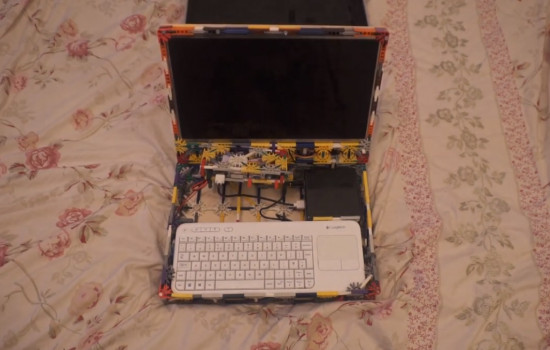 Энтузиаст сделал самодельный ноутбук из фанеры и мини-ПК