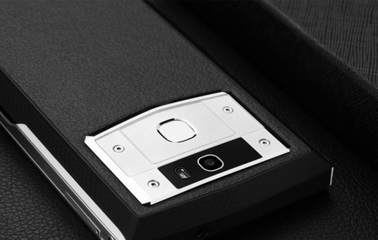Oukitel выпускает смартфон с батареей огромной емкости