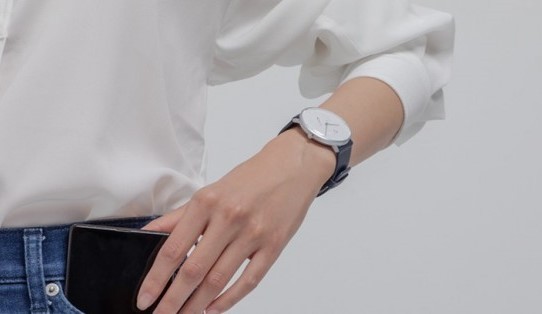 Xiaomi выпустила кварцевые часы с умными функциями