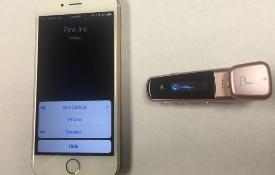 Зажим Pinn обеспечивает двустороннюю связь со смартфоном