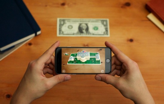 AR-приложение и долларовая банкнота показывают Белый Дом