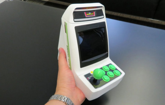 Sega выпускает миниатюрный игровой автомат