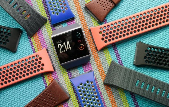 Новый конкурент Apple Watch: Fitbit представил смарт-часы Ionic 