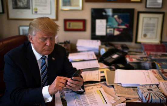 Трамп пишет с iPhone, что не использует iPhone