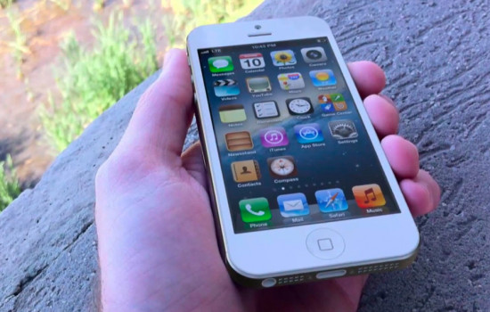 iPhone 5 перестанет работать, если не загрузить обновление от Apple