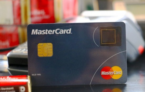MasterCard выпускает новые карты со сканером отпечатков пальцев 