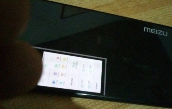 Второй дисплей Meizu Pro 7 является зеркалом основного дисплея