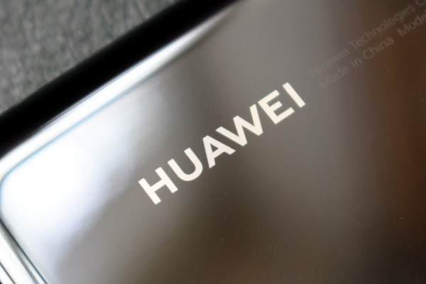 Ад перфекциониста: в сети появился рендер Huawei P50 Pro
