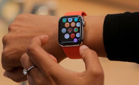 Apple Watch получат экранный сканер отпечатков пальцев