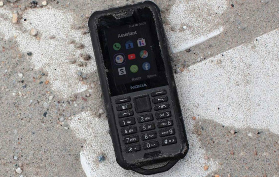 Сверхпрочный телефон Nokia 800 Tough не боится бетона, воды и жары 