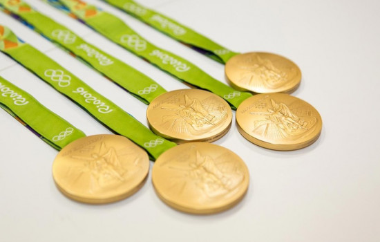 Медали Олимпийских игр 2020 года отлили из ненужных гаджетов