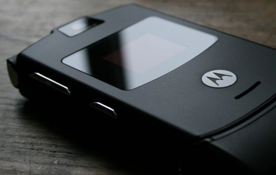 Возрожденный Motorola RAZR станет одним из первых гибких смартфонов
