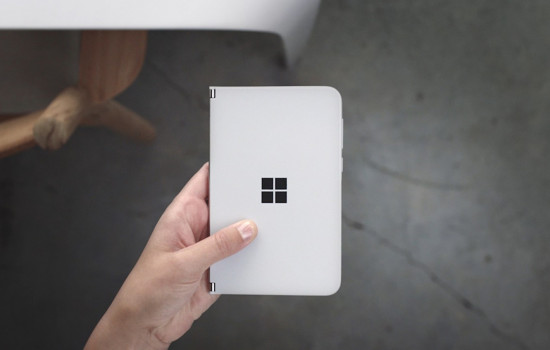 Surface Duo не будет конкурировать с дорогими складными смартфонами